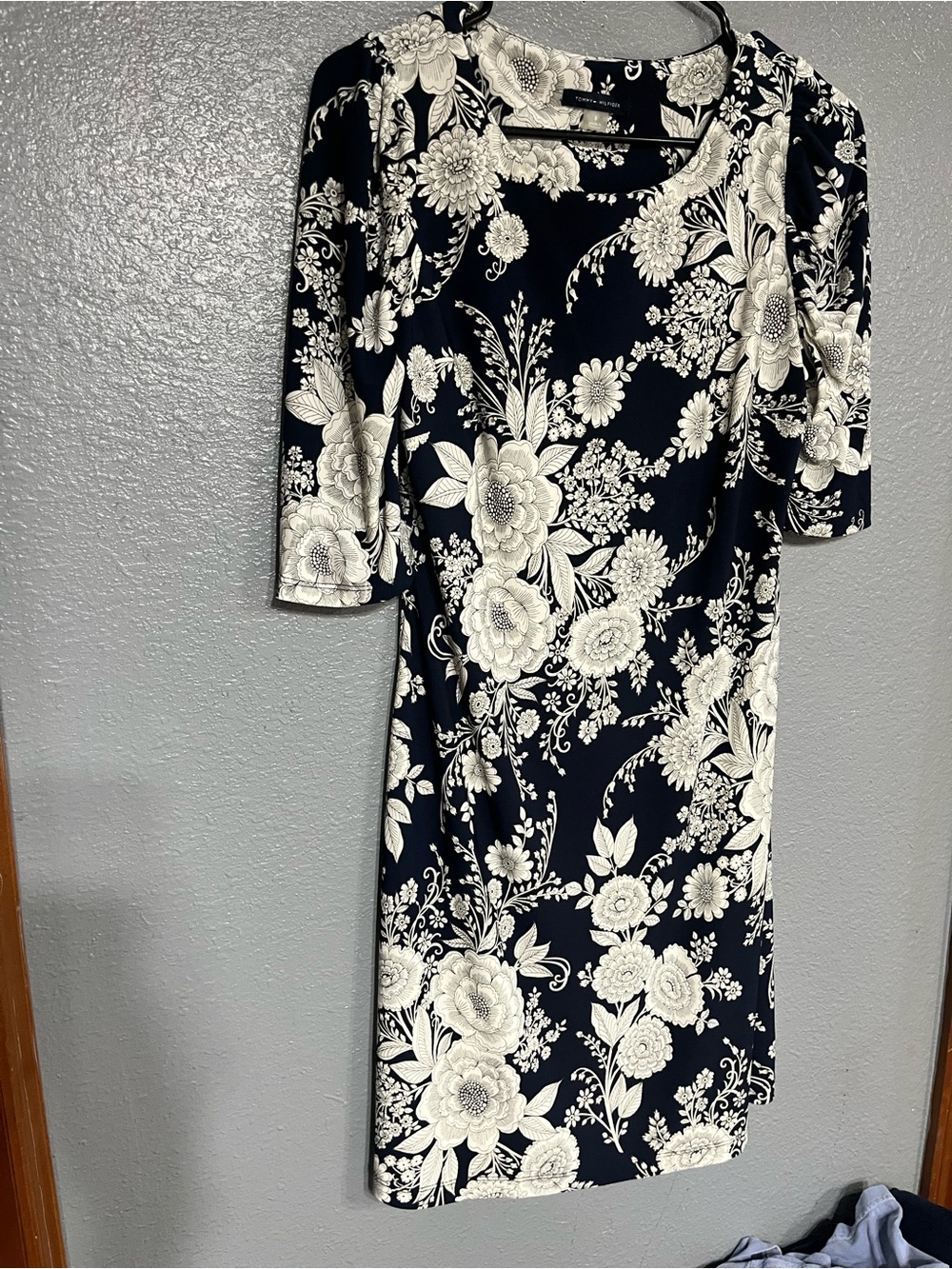 Tommy Hilfiger navy and White Floral Sheath Dress - Women sz 8